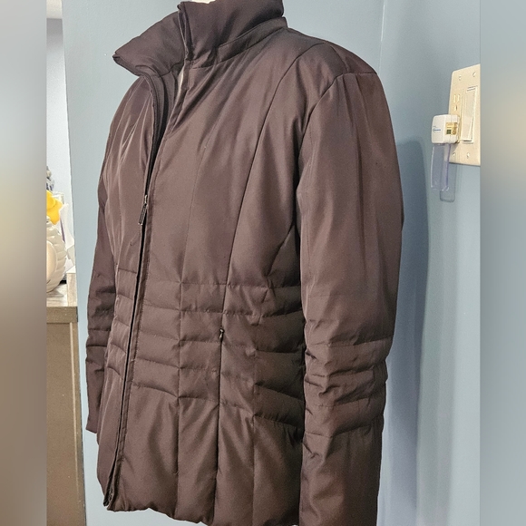 Calvin Klein women’s brown puffer jacket. Two front zip pockets. Size la… - Picture 11 of 15